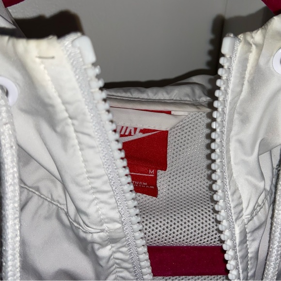 Nike Windbreaker -Black/White Color (M) - Picture 4 of 6